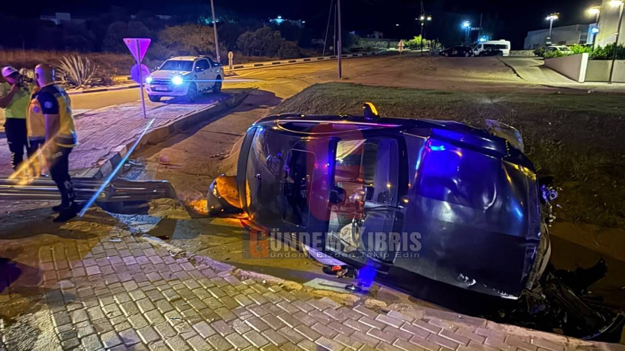 Girne-Alsancak Çevre Yolu’nda alkollü sürücü kaza yaptı: Araç yan devrildi!