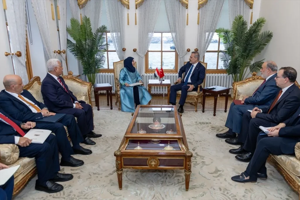 Hakan Fidan, Kuzey Makedonyalı ve Yemenli yetkililerle görüştü