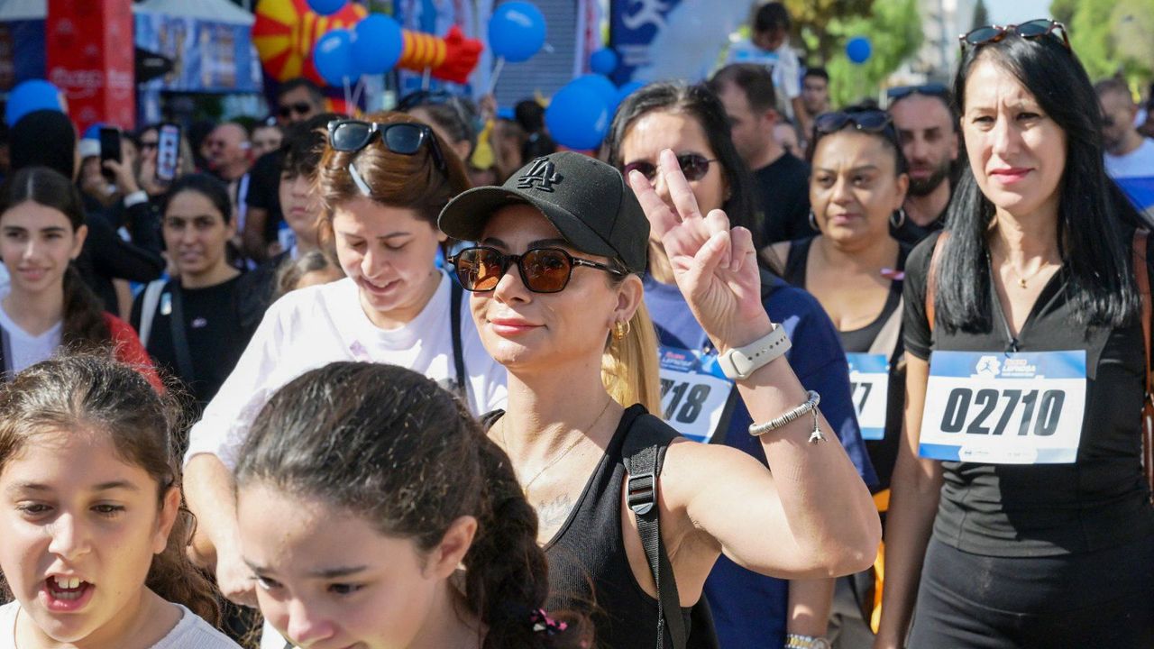 “Kalpten Kalbe Koşuyoruz”: Ülker Lefkoşa Yarı Maratonu 4 KM Halk Koşusu başladı