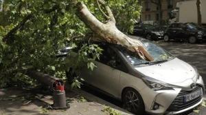 Fransa’da fırtınaların ardından 59 bin hanede elektrik kesintisi sürüyor