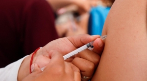 Dünyanın ilk kanser aşısı melanomun nüksetme veya ölüm riskini yüzde 42 azalttı