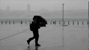 İstanbul için kuvvetli yağış ve fırtına uyarısı