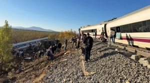 İspanya’da hızlı trenler çarpıştı: Ölü ve yaralılar var