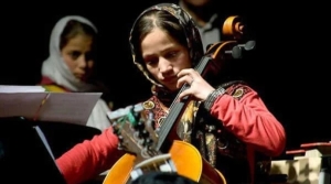 Afganistan’da müzik yasaklandı. Enstrümanları saklayıp gizlice çalıyorlar.
